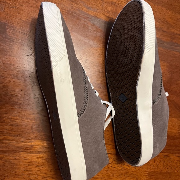 SPERRY suede sneaker, grey, mens size 10 - Picture 4 of 6